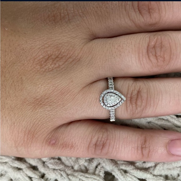 SOLD💗Kay Jewelers Diamond Engagement Ring 1/3 ct tw Pear
& Round 10K White Gold - Picture 2 of 2